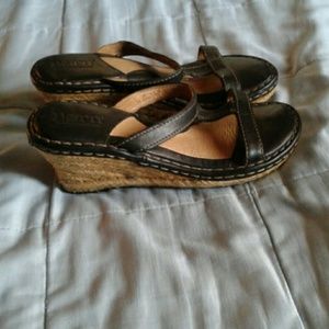 Born Wedges Black Leather Size 8
